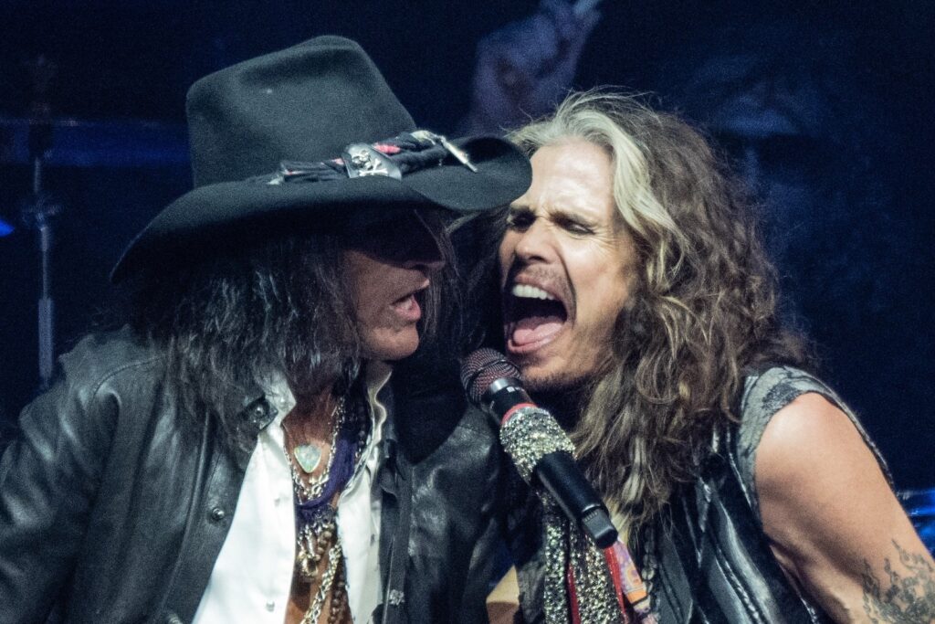 joe-perry-says-steven-tyler-‘doesn’t-want-to-tour’-with-aerosmith