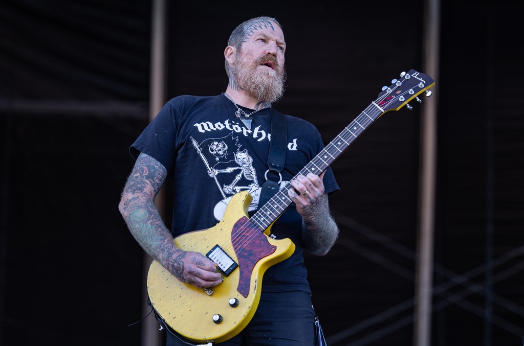 brent-hinds-reveals-mastodon-departure-was-not-mutual:-‘they-kicked-me out’