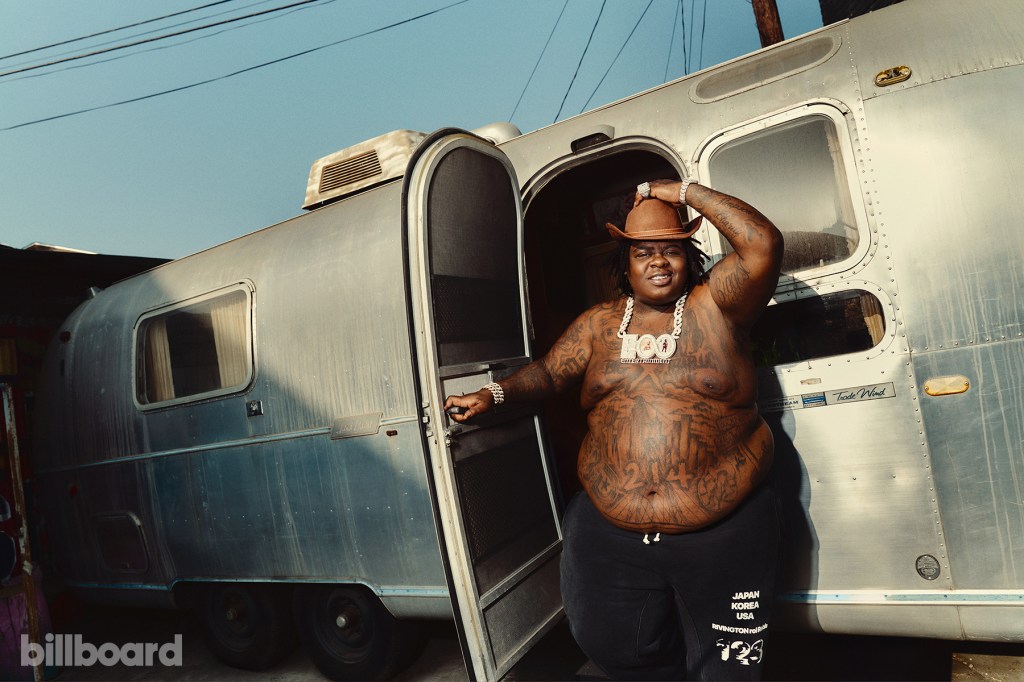 bigxthaplug-reveals-collaborations-with-luke-combs,-darius-rucker,-jelly-roll-&-thomas-rhett-on-upcoming album