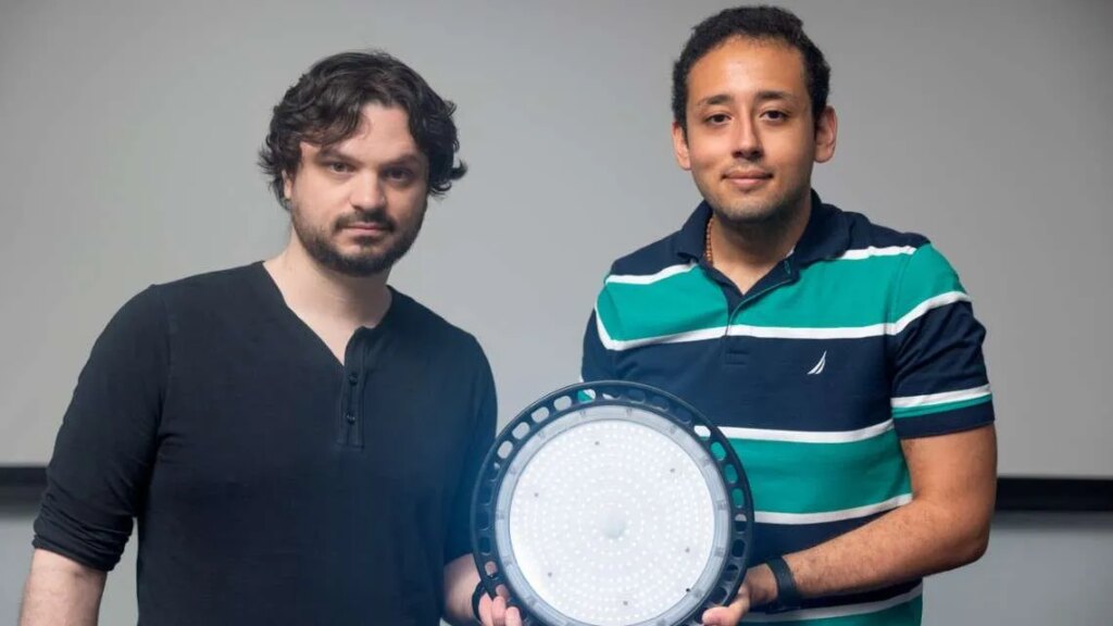 cornell-researchers-develop-light-based-watermark-to-detect-deepfakes