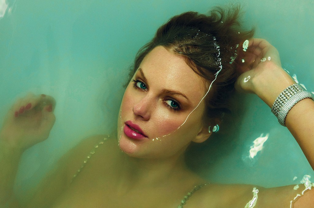 ‘there’s-no-other-songs-coming’:-taylor-swift-says-‘life-of-a-showgirl’-track-list-is-exactly-12 songs