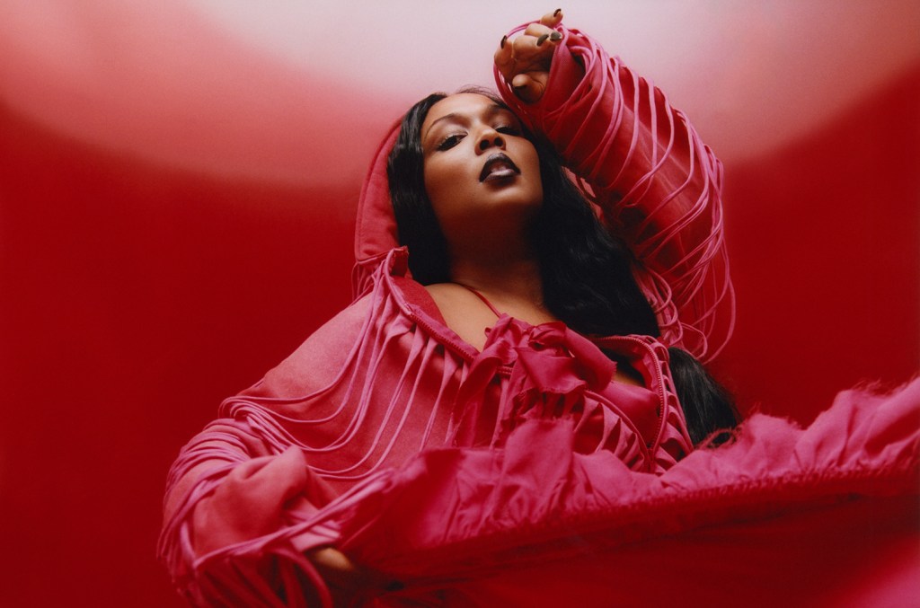 ‘love-island-usa’-star-jana-craig-loves-lizzo’s-lyric-about-kenny-rodriguez-breakup:-‘lmk-if-you-need-me-for-that-music video’