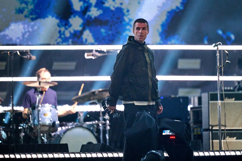 liam-gallagher-says-he’s-banned-from-throwing-tambourine-and-maracas-into-crowds-at-oasis gigs