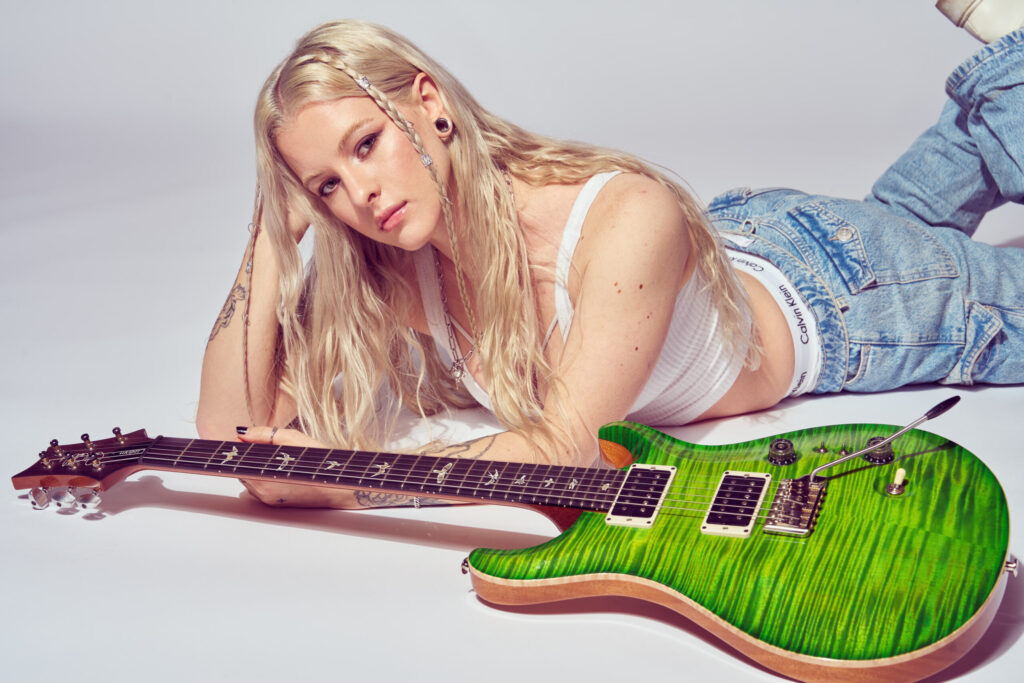 erica-fox-is-the-next-generation-of-rocking-session-guitarists