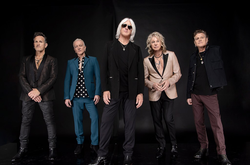 def-leppard-hits-‘pour-some-sugar-on-me’-as-‘agt’-eliminates-seven-contestants: watch