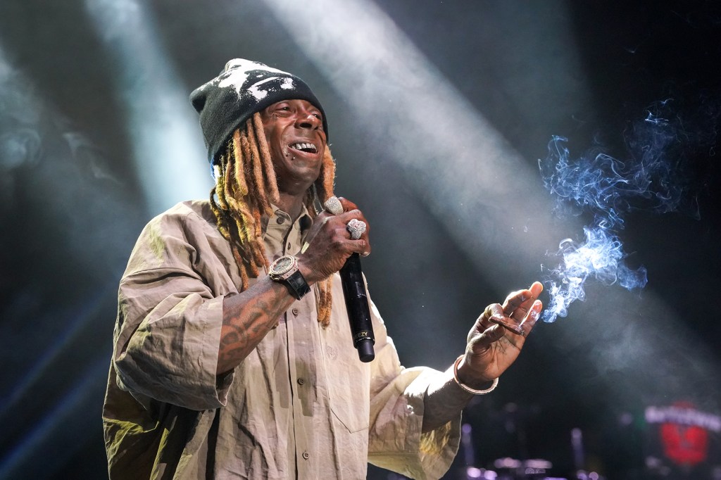 lil-wayne-pauses-concert-to-congratulate-‘my-girl’-taylor-swift-on-travis-kelce engagement