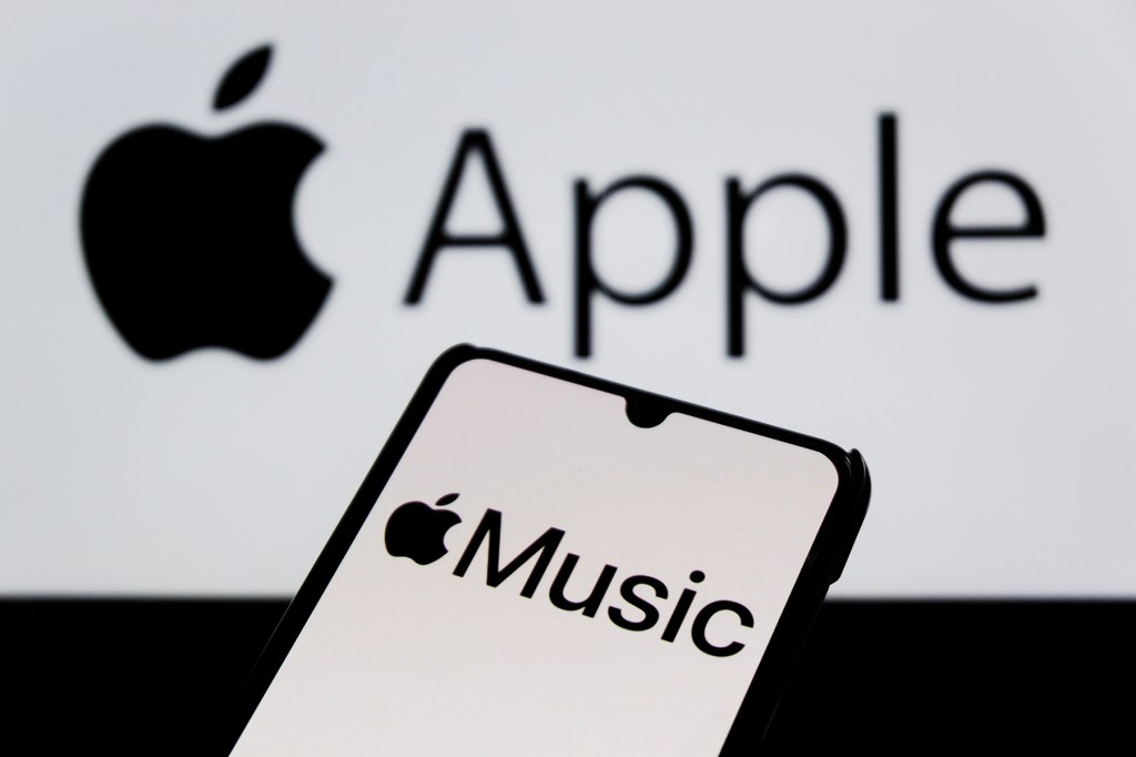 apple-music-radio-stations-now-streaming-at tunein