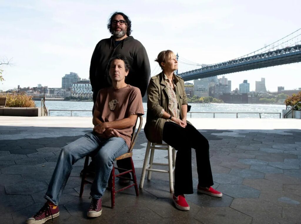 yo-la-tengo-announce-annual-hanukkah-series-at-new-york’s-bowery-ballroom