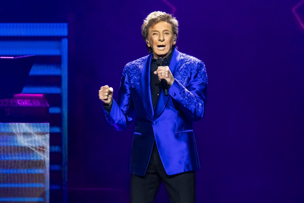 barry-manilow-‘copacabana’-trademarks-blocked:-famed-nyc-nightclub-already-owns name