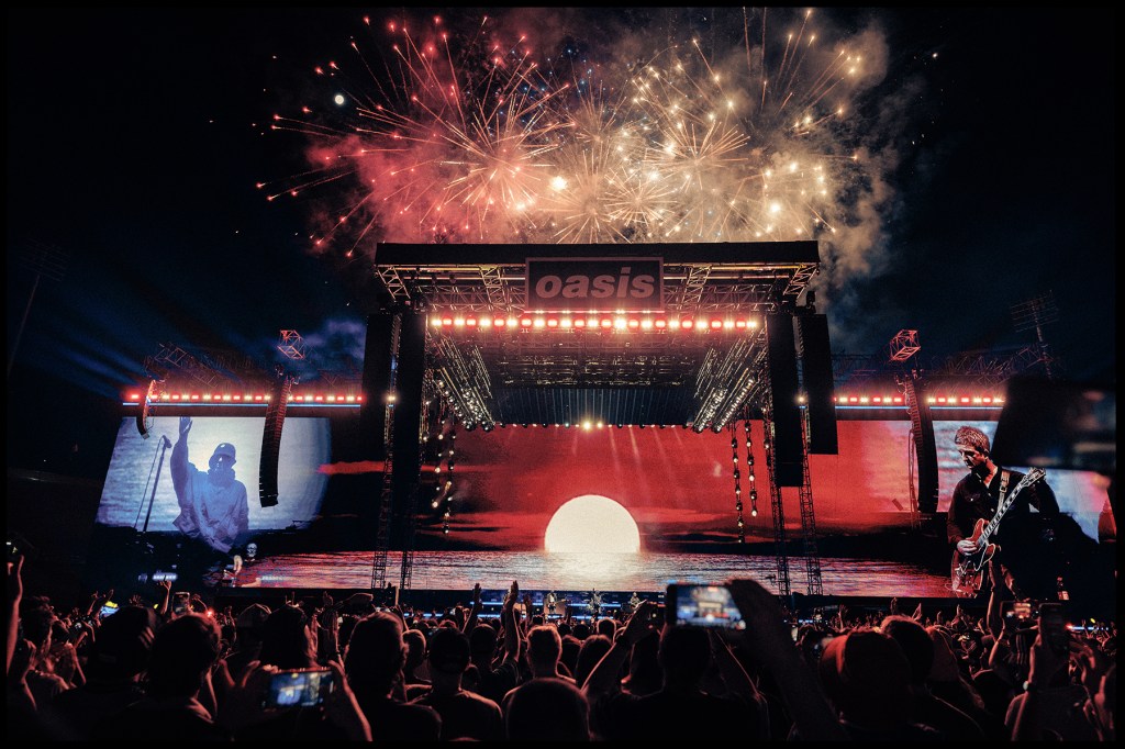 paul-mccartney-offers-this-one-word-review-of-oasis’-first-rose-bowl-show-after-he-was-spotted-filming-in-the crowd