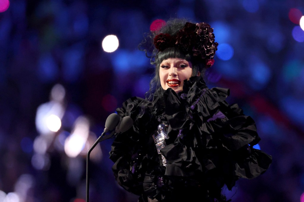 lady-gaga-brings-‘the-dead-dance’-to-life-with-her-gothic-2025-vmas performance