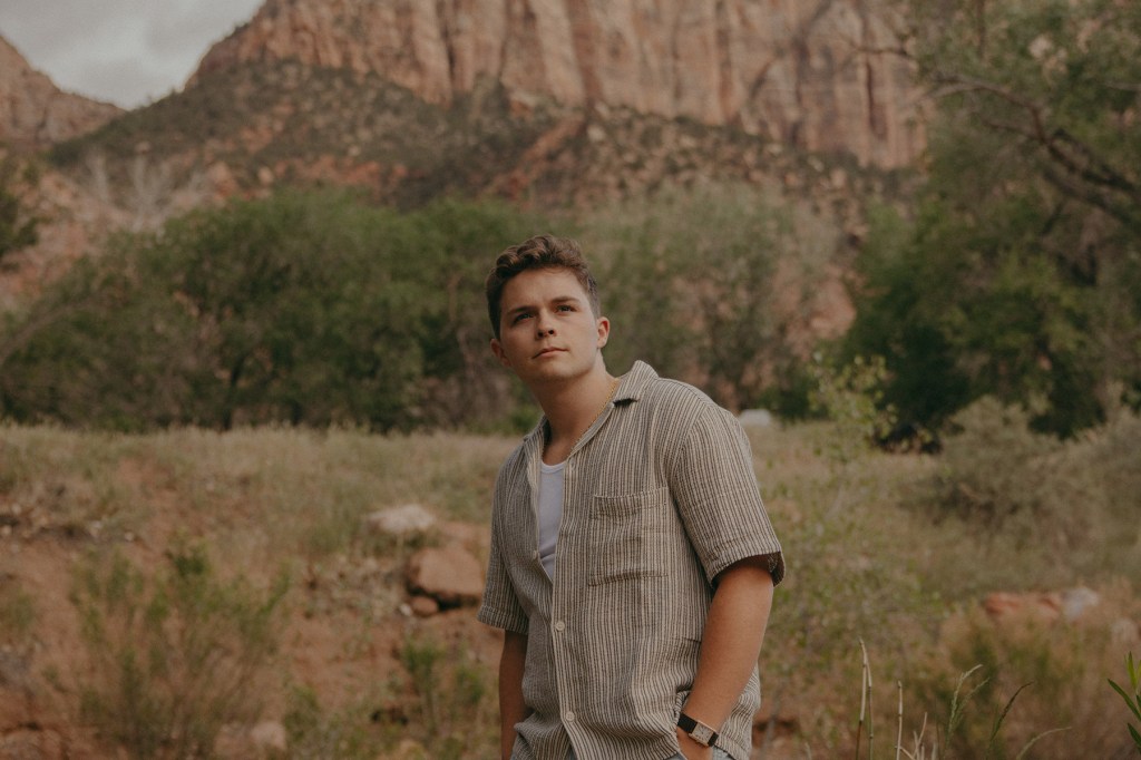 josiah-queen-talks-chart-topping-new-album-‘mt.-zion,’-his-folk-rock-sound:-‘it’s-about-breaking-down-the walls’