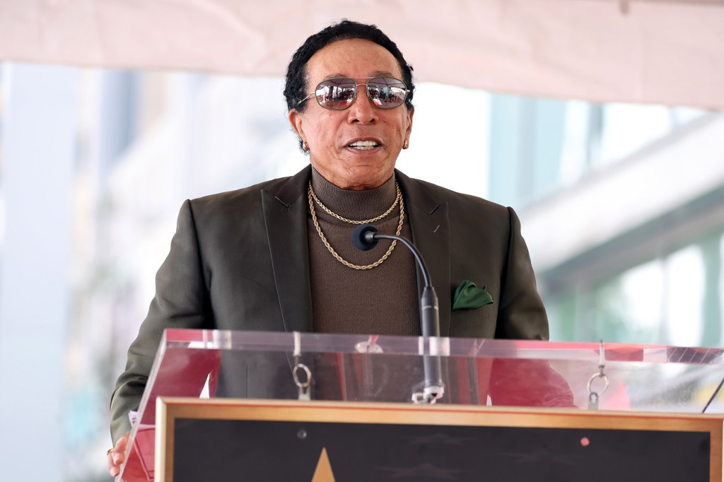 smokey-robinson-can’t-unmask-his-rape-accusers-— yet