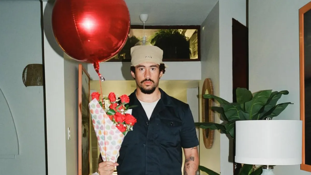 bad-bunny-says-he-didn’t-tour-mainland-us-because-of-possible-ice-raids