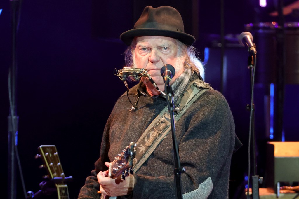 neil-young-hit-with-lawsuit-over-‘chrome-hearts’-band-by-fashion-brand-with-same name