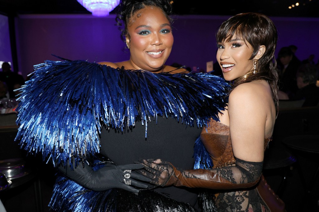 cardi-b-reveals-janet-jackson,-lizzo-&-more-featured-artists-on-‘am-i-the drama?’