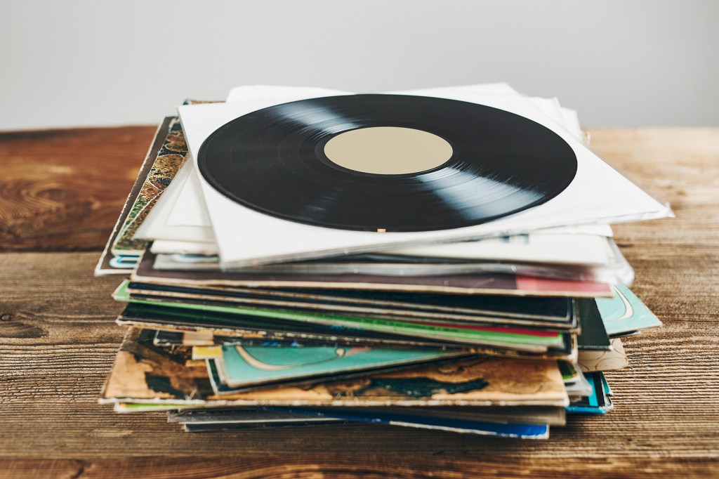 internet-archive-and-major-labels-settle-copyright-lawsuit-over-‘illegal’-record-digitizing project