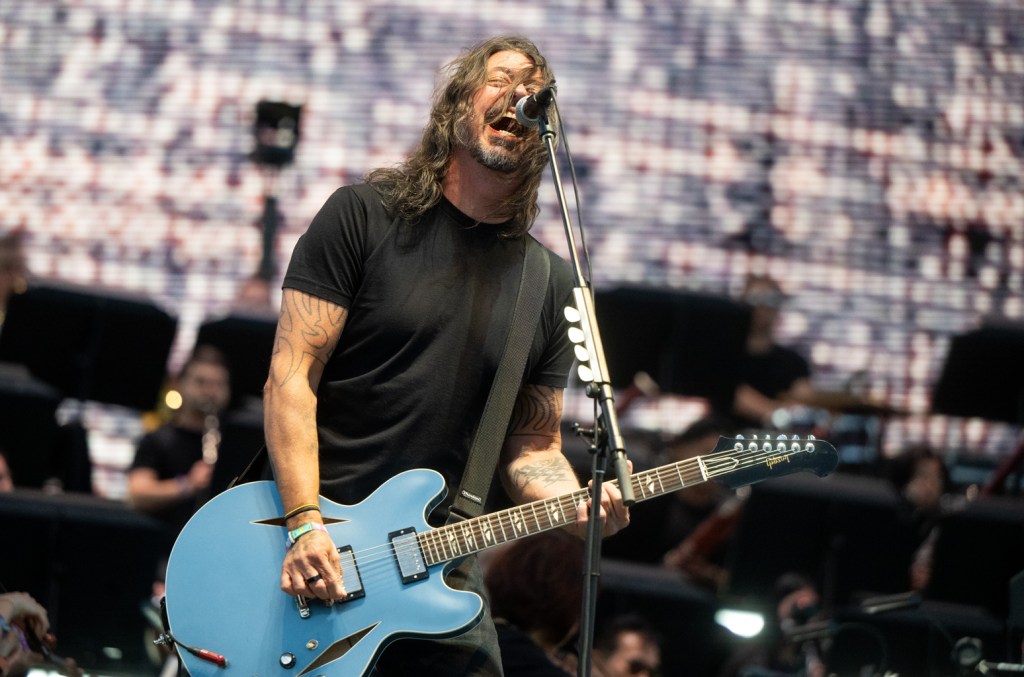 foo-fighters-tease-major-tour:-‘there’s-more-to come’