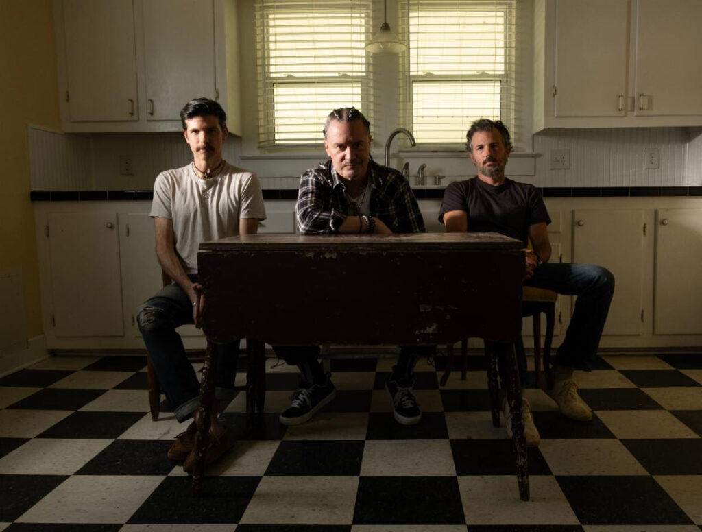 listen:-the-avett-brothers-and-mike-patton-announce-new-joint-lp-‘avtt/pttn,’-share-first-single-“eternal-love”