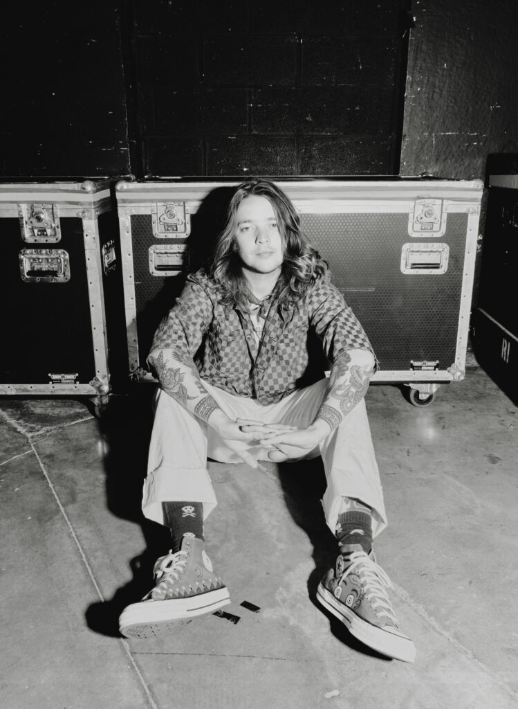 billy-strings-announces-winter-tour,-revives-setlist-with-bryan-sutton-during-night-one-in-chattanooga