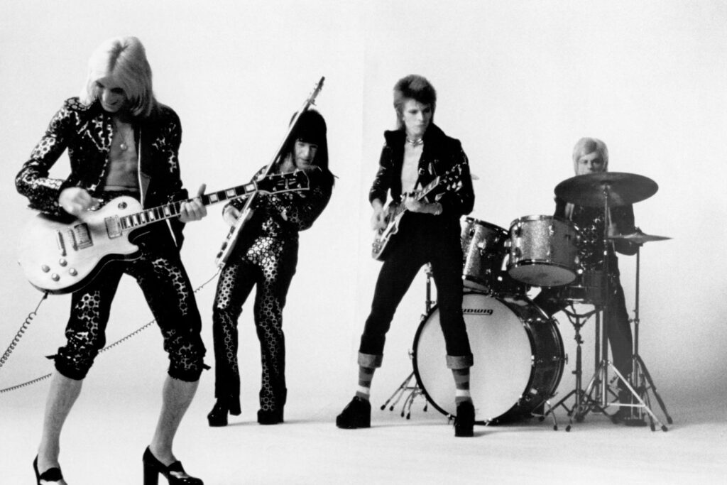 david-bowie-alumni-mourn-beloved-security-guard-‘stuey’-george