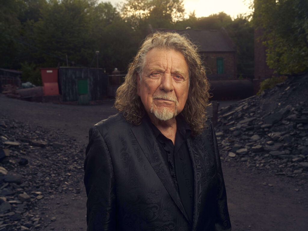 robert-plant-&-saving-grace-reviewed:-a-new-fellowship-and-a-new-quest-for-the-zeppelin-frontman