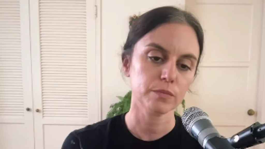 deradoorian-becomes-the-latest-artist-to-leave-spotify