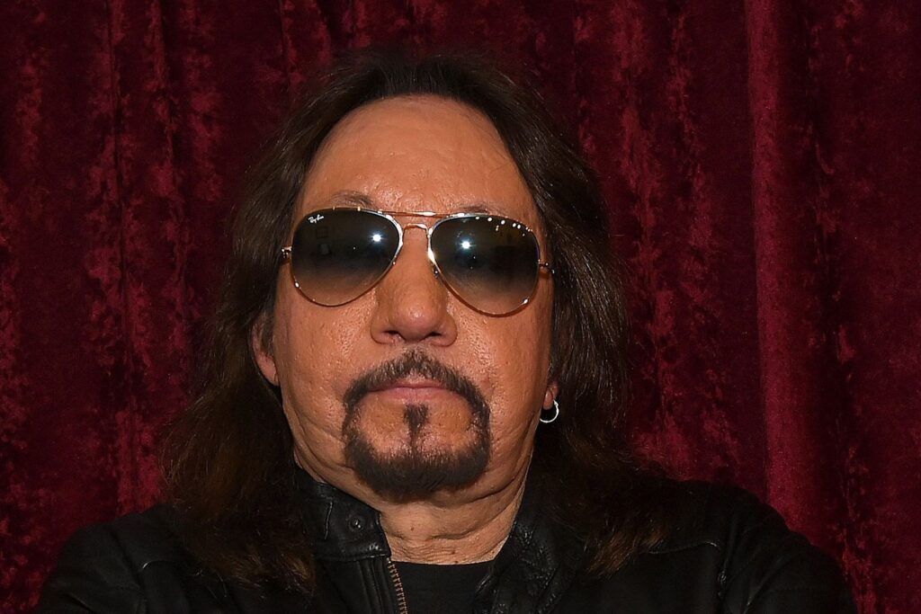 ace-frehley-cancels-performance-after-being-hospitalized