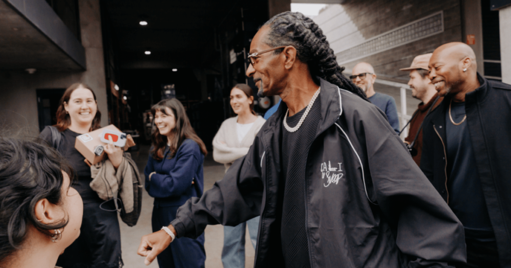 snoop-dogg’s-doppelganger-dupes-melbourne-ahead-of-afl-grand-final