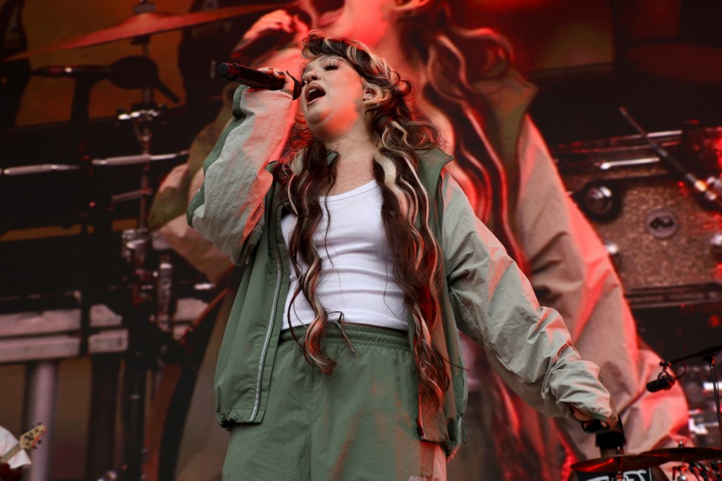 lola-young-drops-out-of-all-things-go-festival-in-dc.-after-collapsing-onstage-at-nyc show