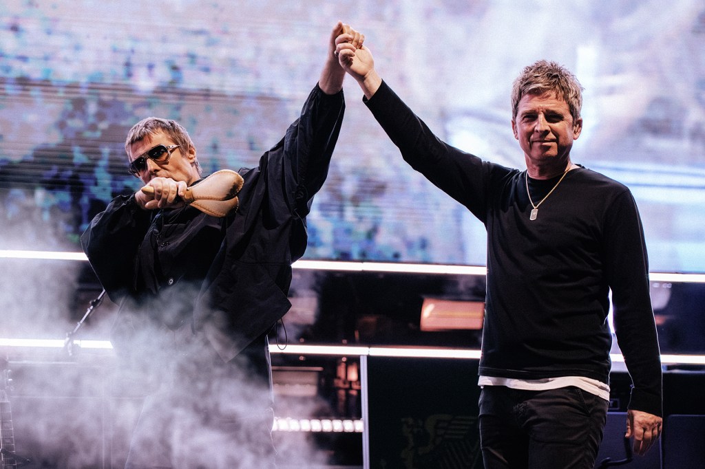 oasis-wrap-uk.-and-ireland-leg-of-reunion-tour,-appear-to-tease-2026-shows:-‘see-you-next year’