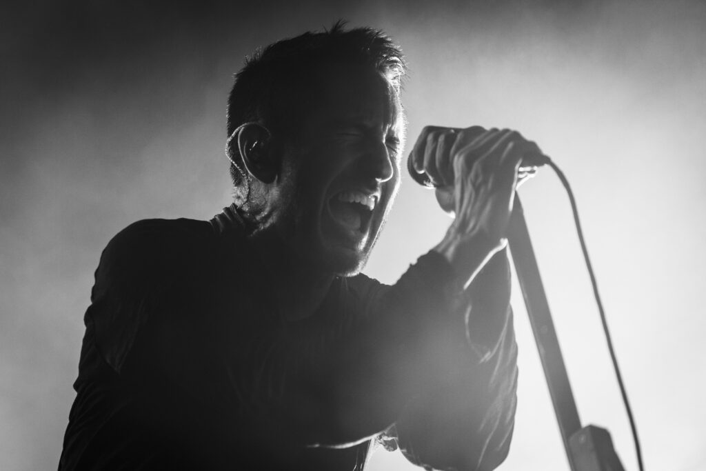 nine-inch-nails-extend-‘peel-it-back’-tour-into-2026