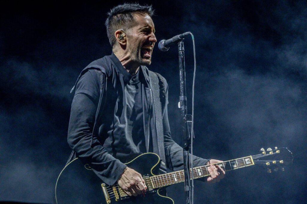 nine-inch-nails-extend-‘peel-it-back’-tour-into-2026