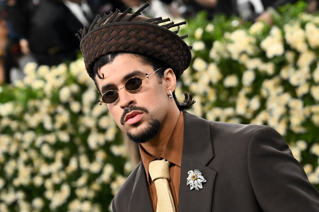 donald-trump-adviser-says-ice-agents-will-be-at-bad-bunny’s-‘shameful’-super-bowl-halftime show
