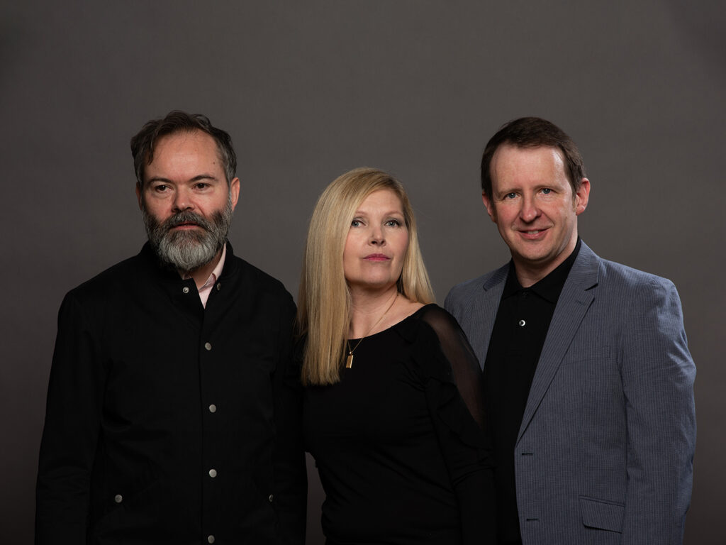 st-etienne’s-international-reviewed:-cherished-indie-pop-trio-go-out-on-a-party-high