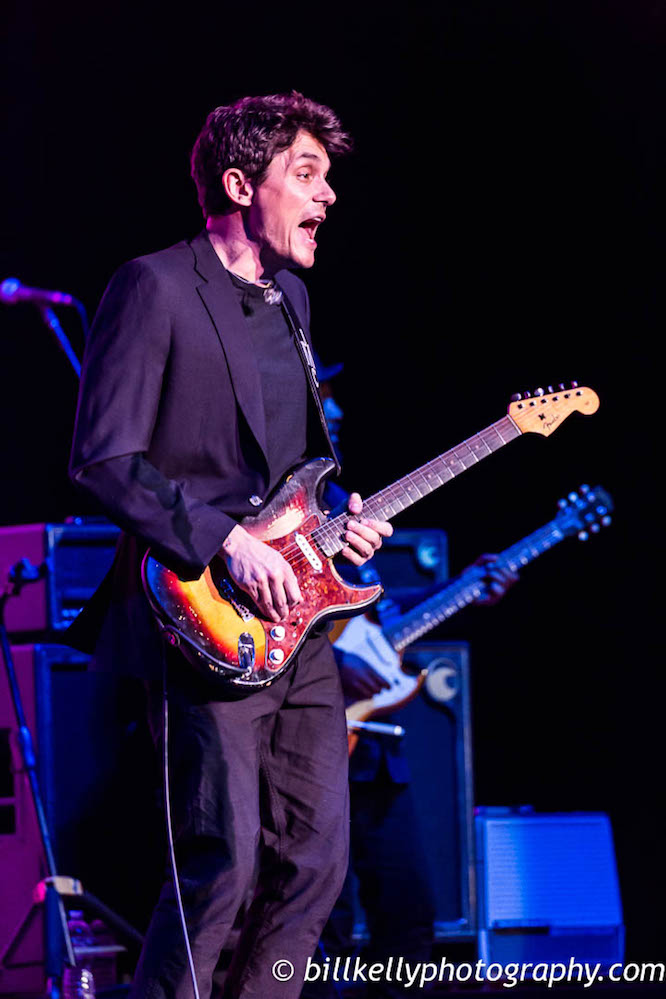 john-mayer-to-bring-solo-tour-to-“parts-of-the-world-i’ve-never-played”