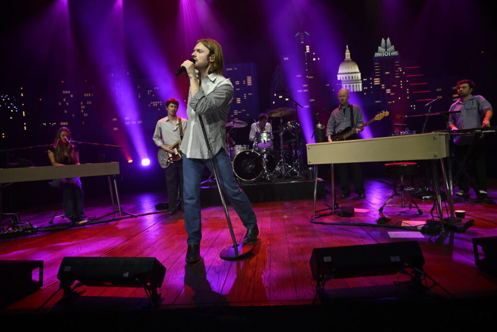finneas-rocks-at-‘austin-city-limits’-season-premiere