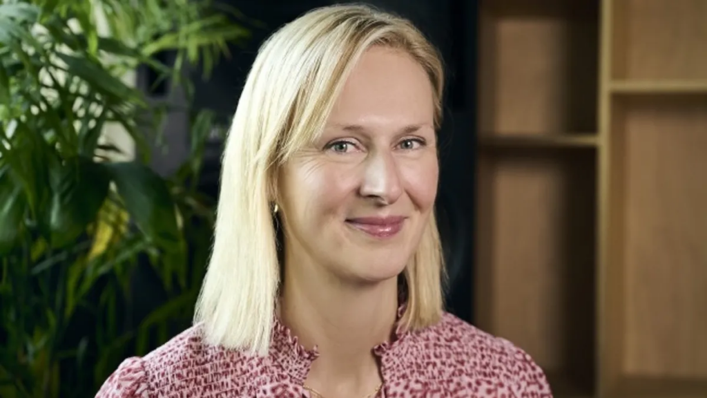 wmg’s-cross-atlantic-shake-up-has-an-aftershock-as-warner-music-uk-coo-abruptly-departs