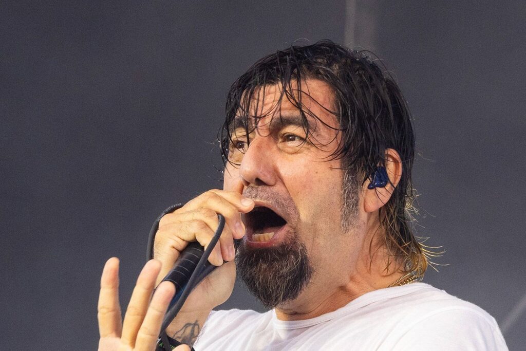 deftones’-chino-moreno-names-his-all-time-favorite-song