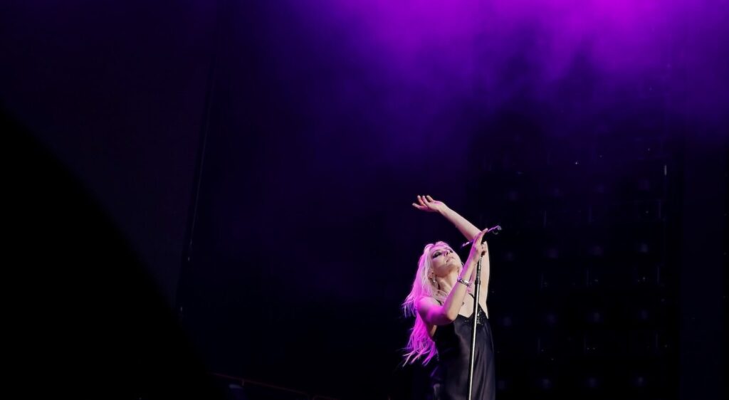 magic,-music,-and-movies:-taylor-momsen-is-seeing-things-‘in-a-new-light’