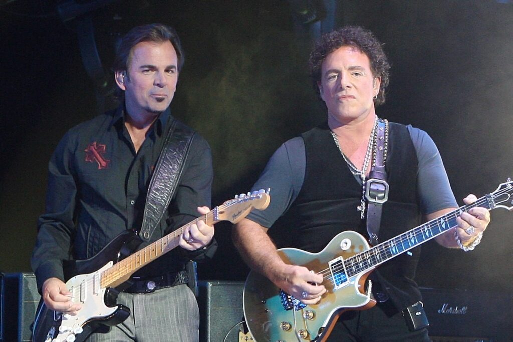 neal-schon-says-jonathan-cain-‘announced-his-farewell’-to-journey