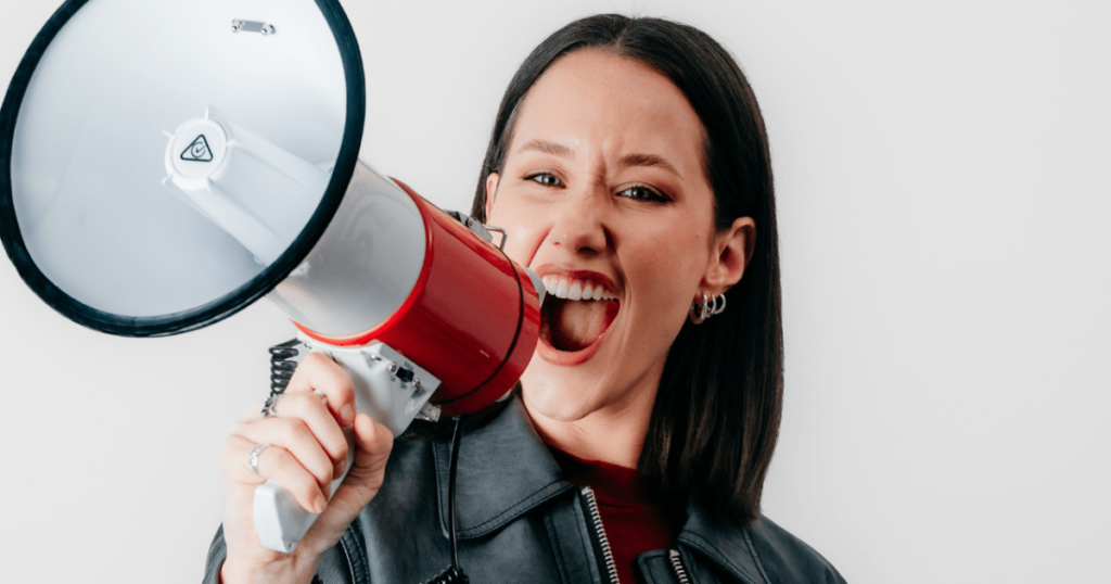 ash-mcgregor-launches-‘listen-up’-podcast,-a-new-era-for-music-discovery