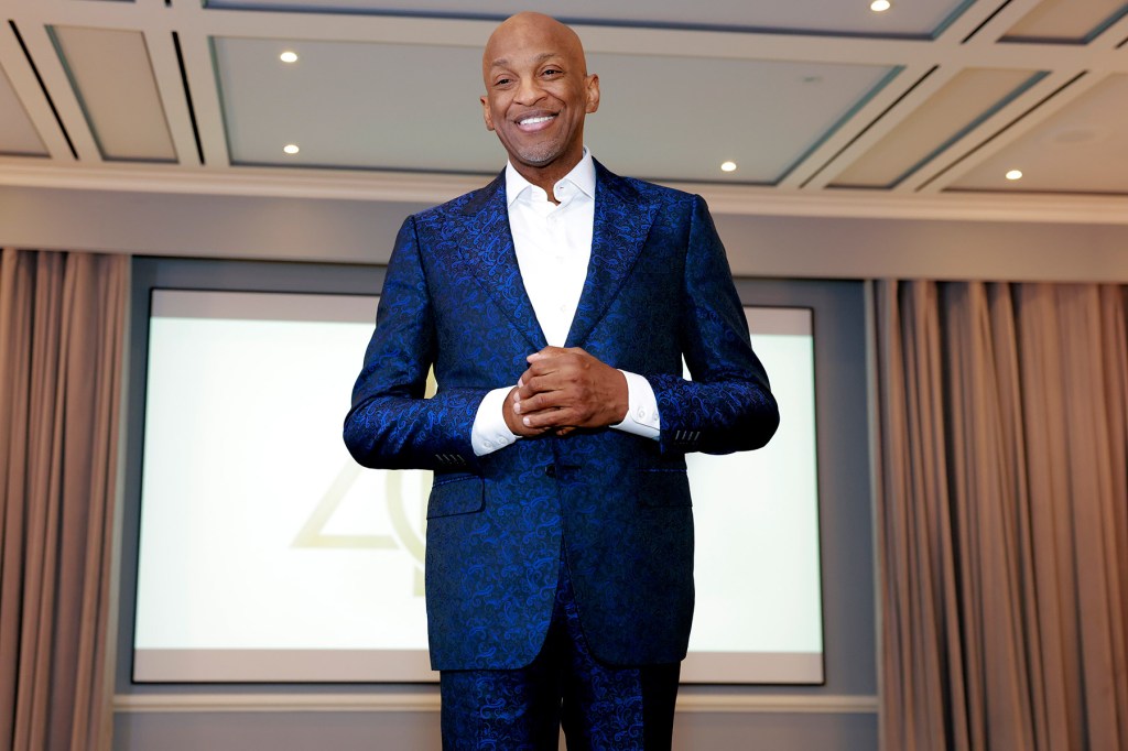 donnie-mcclurkin-talks-recording-final-studio-album-&-new-single-‘better-afterwhile’:-‘i-wanted-to-help-encourage everybody’