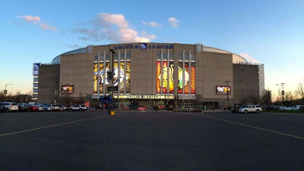 brandy-apologizes-to-fans-after-walking-off-stage-during-‘brandy-&-monica’-performance-at-chicago’s-united-center