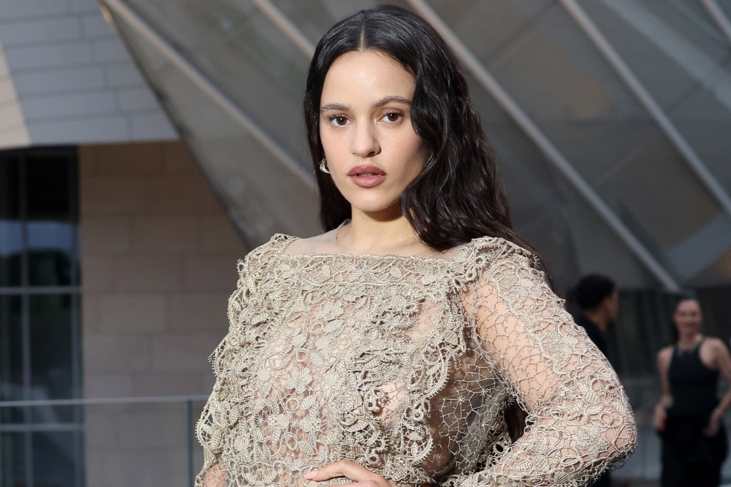 rosalia-dramatically-announces-‘lux’-album-featuring-bjork,-carminho,-yves-tumor-&-more-with-splashy-madrid takeover