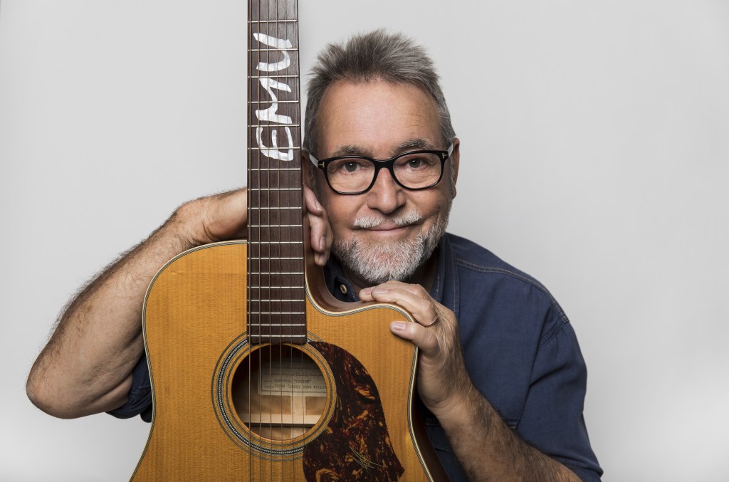 not-‘true-blue’:-john-williamson-says-anti-immigration-protesters-‘hijacked’-his song