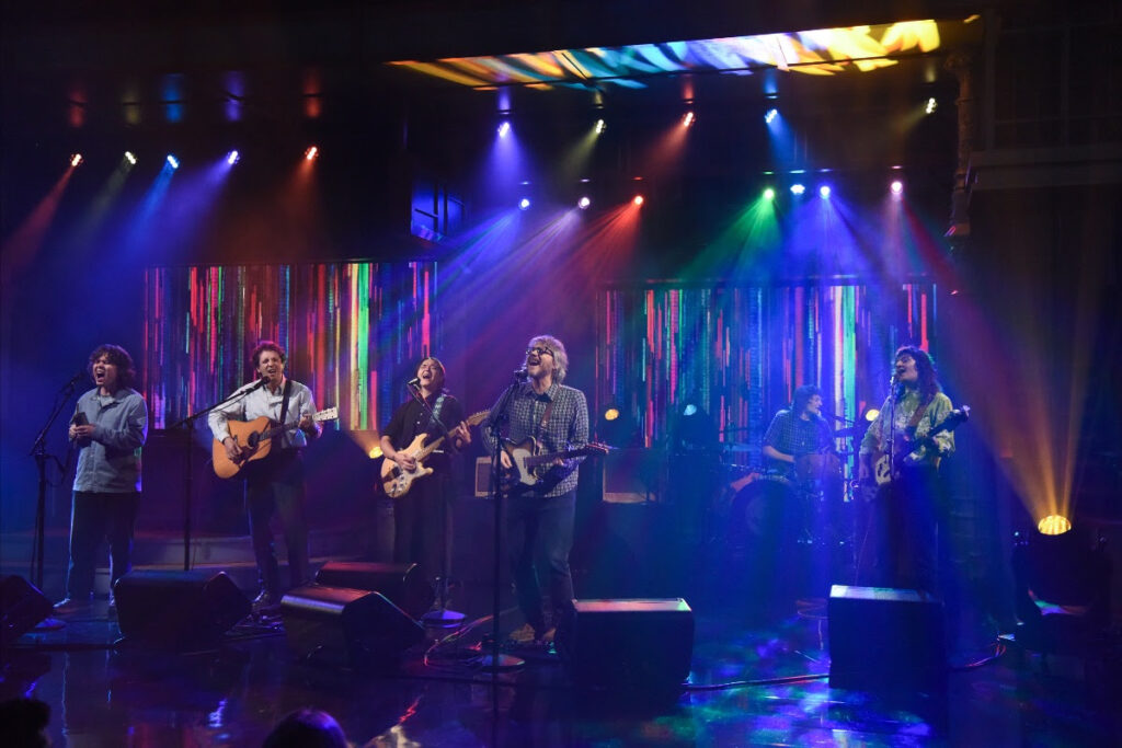 watch:-jeff-tweedy-performs-‘twilight-override’-tracks-and-talks-new-triple-record-on-‘colbert’