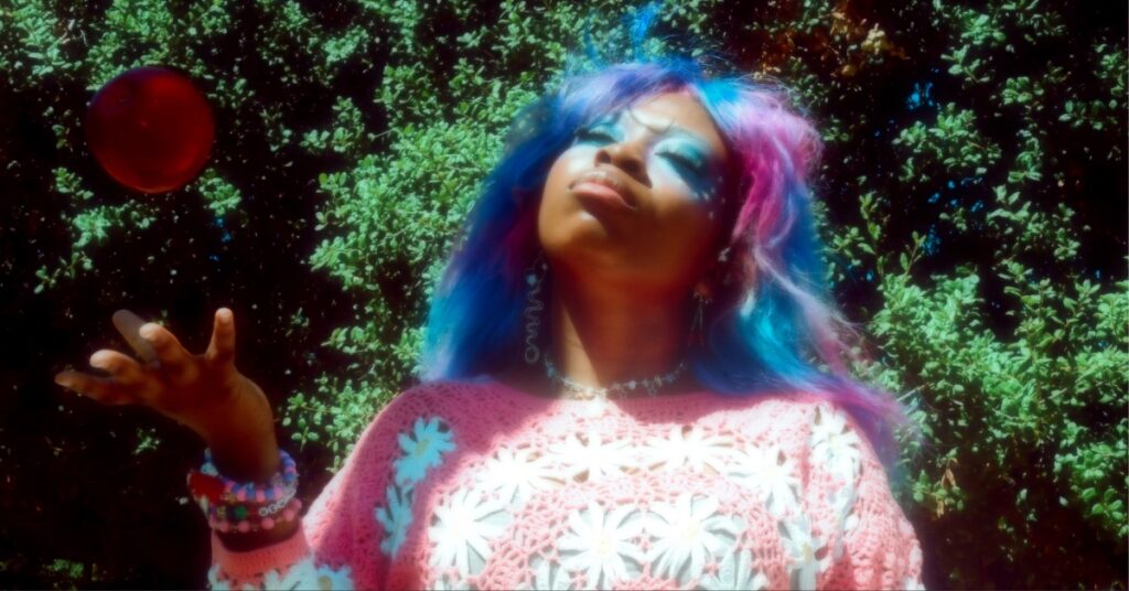 hemlocke-springs-announces-debut-album-the-apple-tree-under-the-sea