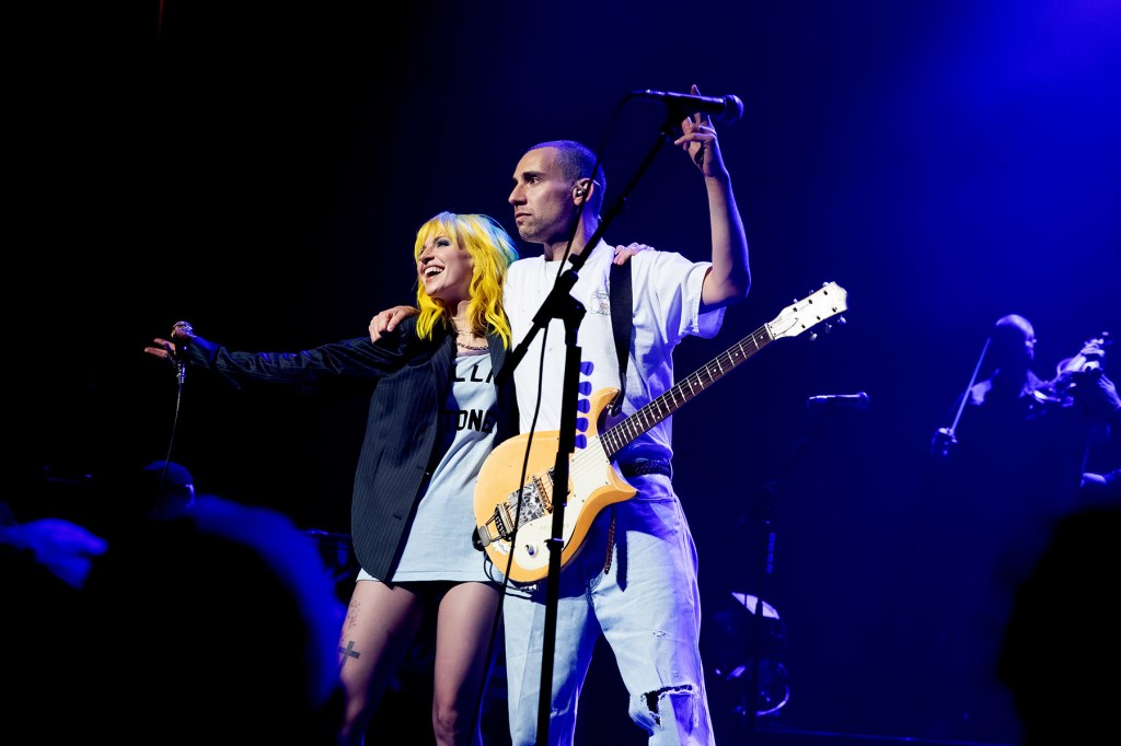 7-highlights-from-2025-musicians-on-musicians-concert-starring-hayley-williams,-jack-antonoff,-role-model-&-maria zardoya