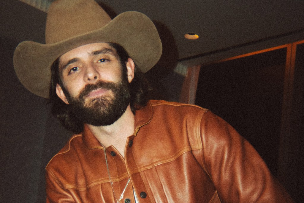 thomas-rhett-&-jordan-davis-embrace-good-vibes-on-new-single-‘ain’t-a-bad-life’:-‘we-had-a-long-conversation-about-contentment’